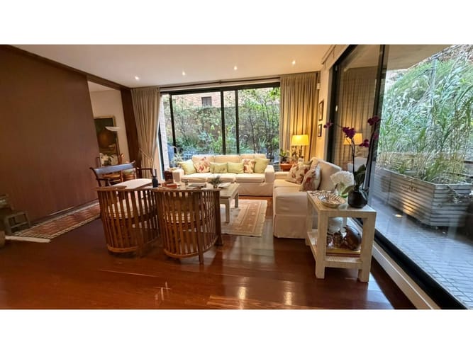 Apartamento de 2 alcobas en arriendo en Chicó Reservado, Bogotá, 188 m² · foto 2 de 11