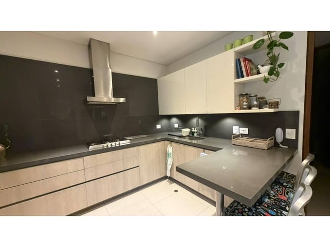 Apartamento de 2 alcobas en arriendo en Chicó Reservado, Bogotá, 188 m² · foto 5 de 11