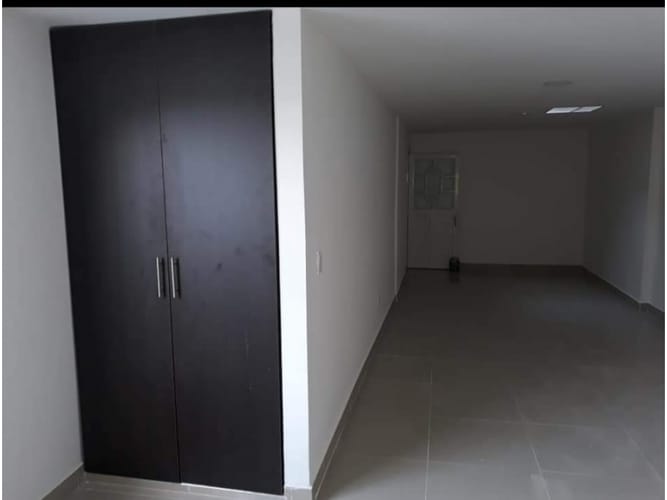 Casa de 9 alcobas en venta en El Limonar, Cali, 160 m² · foto 2 de 4
