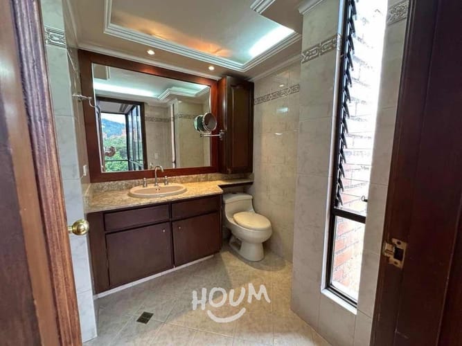Apartamento de 3 alcobas en arriendo en El Tesoro, Medellín, 180 m² · foto 2 de 19