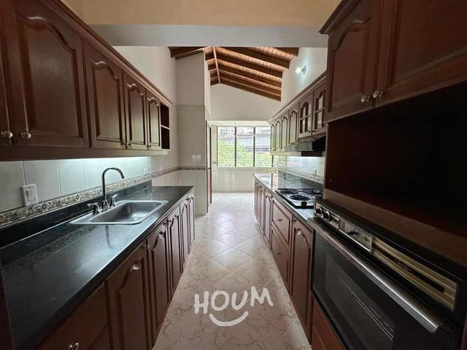 Apartamento de 3 alcobas en arriendo en El Tesoro, Medellín, 180 m² · foto 14 de 19