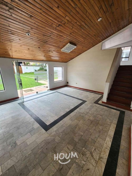 Casa de 10 alcobas en arriendo en Santa Lucia, Chía, 728 m² · foto 3 de 24