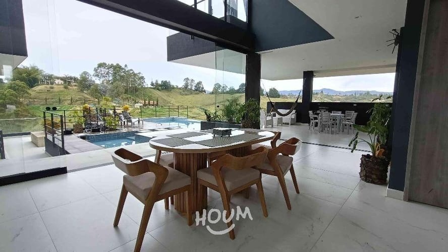 Casa de 5 alcobas en arriendo en El Faro, Rionegro, 900 m² · foto 2 de 24
