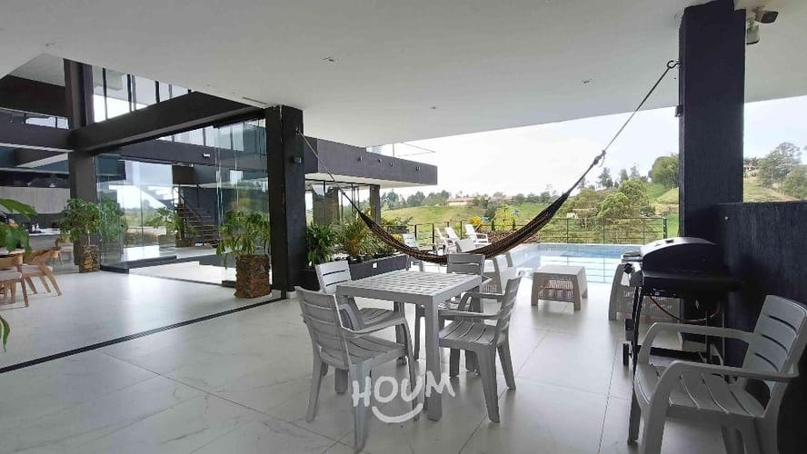 Casa de 5 alcobas en arriendo en El Faro, Rionegro, 900 m² · foto 3 de 24