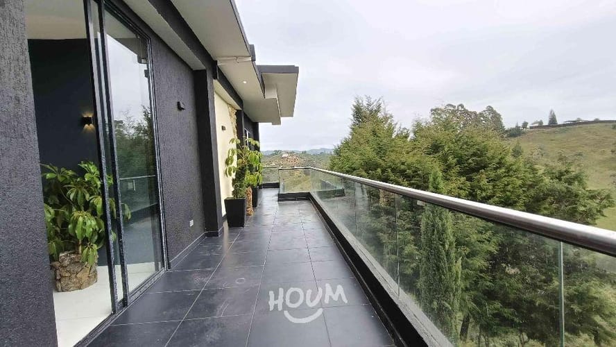 Casa de 5 alcobas en arriendo en El Faro, Rionegro, 900 m² · foto 18 de 24