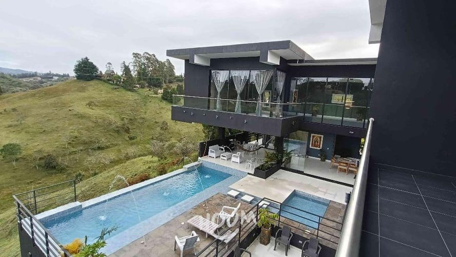 Casa de 5 alcobas en arriendo en El Faro, Rionegro, 900 m² · foto 23 de 24