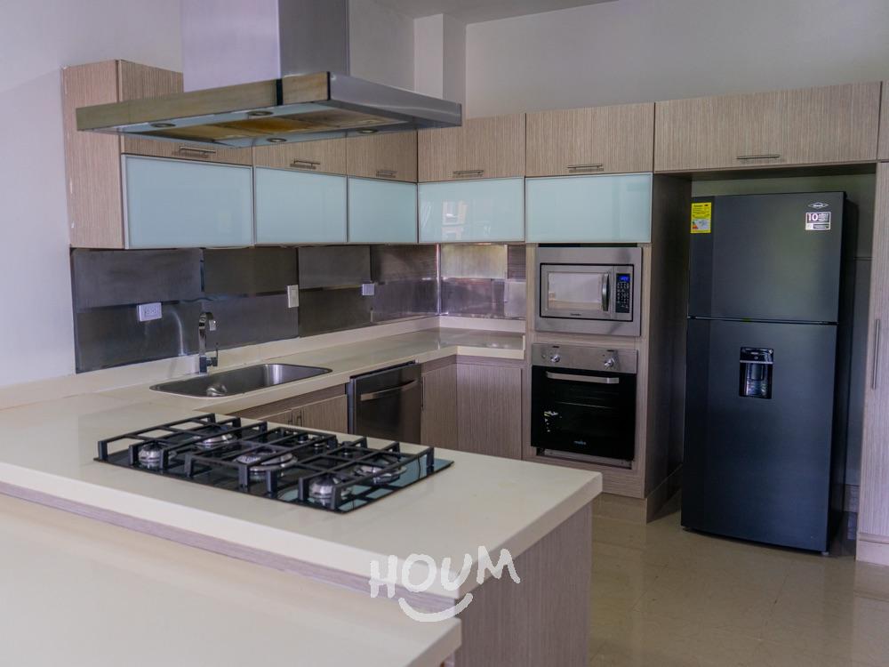 Casa en arriendo en El Poblado, Medellín · foto 6 de 24