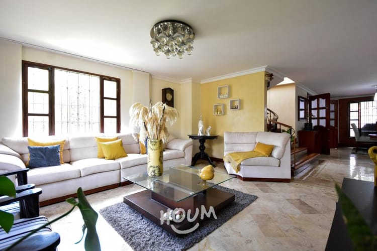 Casa de 5 alcobas en venta en Las Lomitas, Sabaneta, 500 m² · foto 2 de 24
