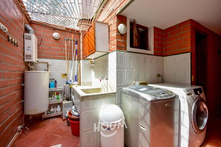 Casa de 5 alcobas en venta en Las Lomitas, Sabaneta, 500 m² · foto 10 de 24