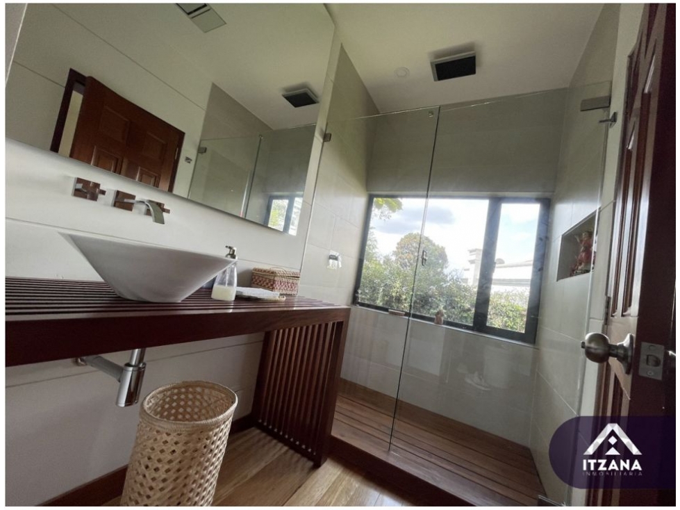 Casa en venta en Bosque Izquierdo, Bogotá · foto 8 de 17
