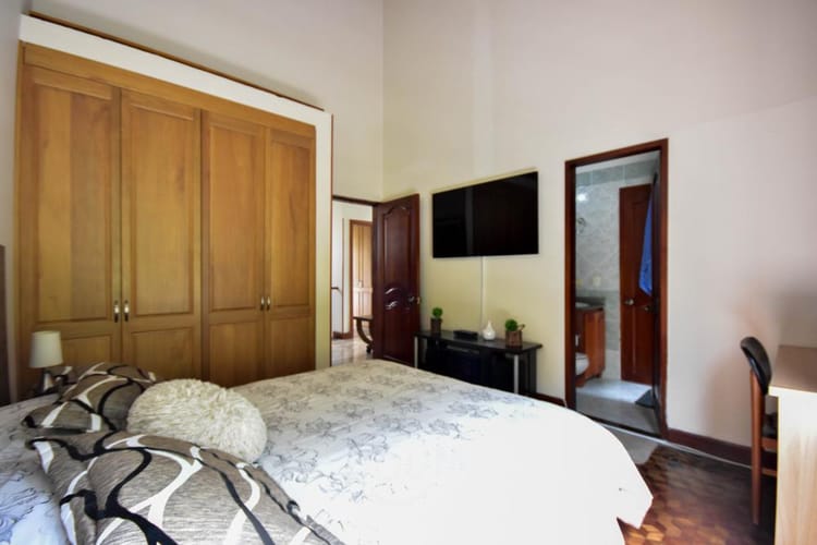 Casa de 5 alcobas en venta en Las Lomitas, Sabaneta, 500 m² · foto 18 de 24