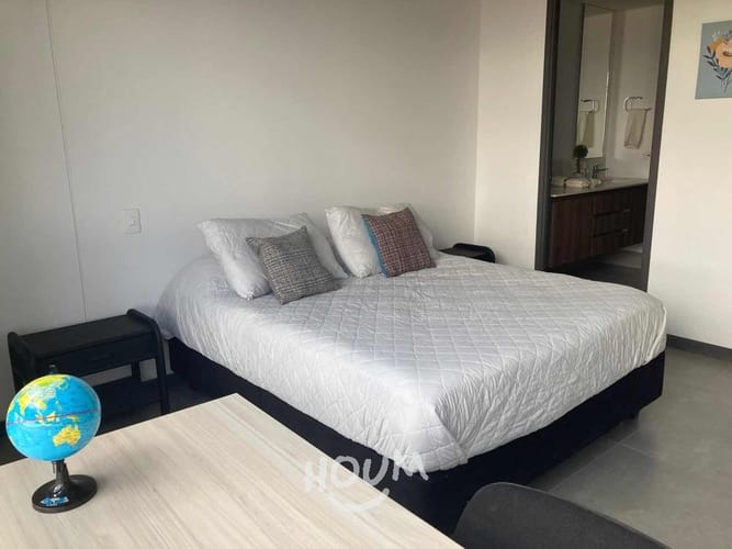 Apartamento de 2 alcobas en arriendo en El Poblado, Medellín, 112 m² · foto 13 de 24