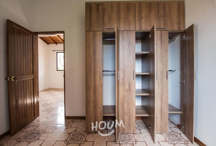 Casa de 6 alcobas en venta en Ditaires, Itagüí, 204 m² · foto 9 de 24