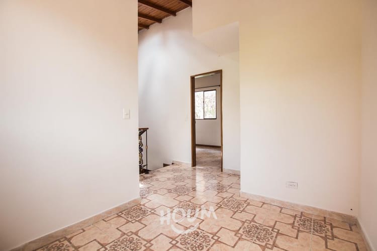 Casa de 6 alcobas en venta en Ditaires, Itagüí, 204 m² · foto 18 de 24