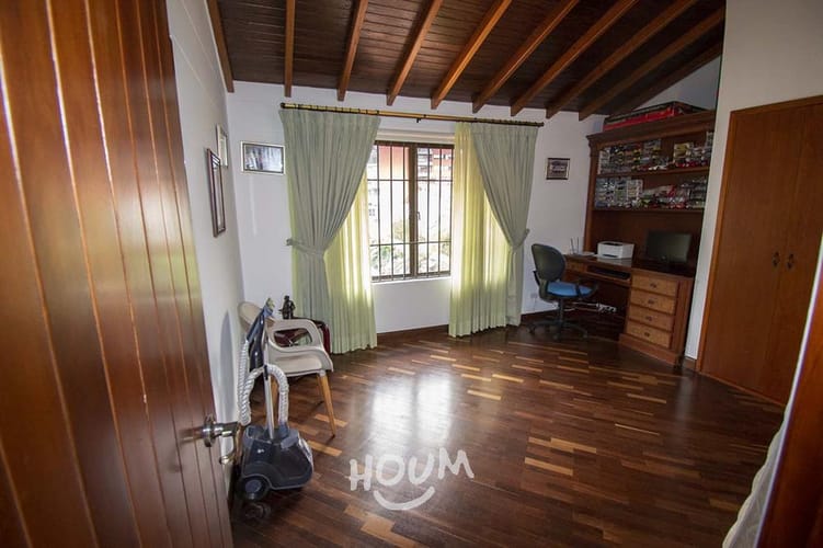 Casa de 3 alcobas en venta en El Tesoro, Medellín, 480 m² · foto 4 de 21