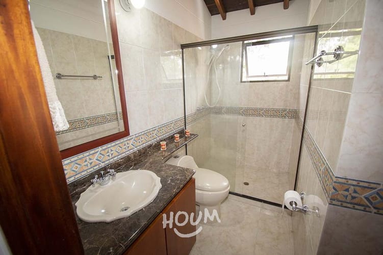 Casa de 3 alcobas en venta en El Tesoro, Medellín, 480 m² · foto 9 de 21