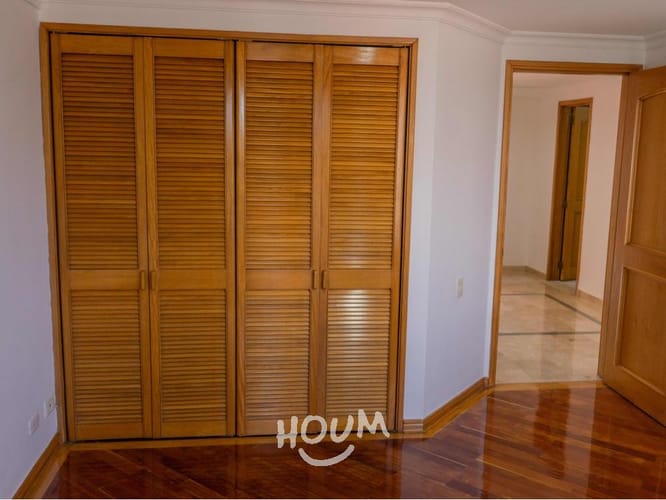 Apartamento de 4 alcobas en arriendo en El Poblado, Medellín, 226 m² · foto 13 de 24