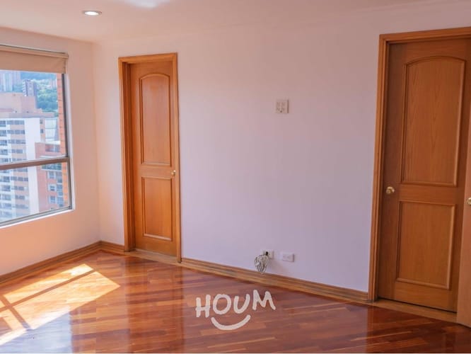 Apartamento de 4 alcobas en arriendo en El Poblado, Medellín, 226 m² · foto 19 de 24