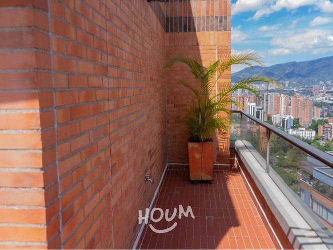 Apartamento de 4 alcobas en arriendo en El Poblado, Medellín, 226 m² · foto 23 de 24