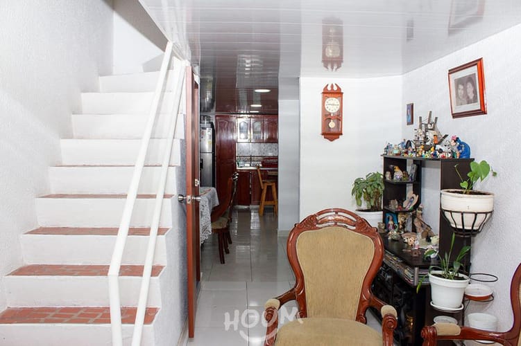 Casa de 5 alcobas en venta en Aures, Bogotá, 132 m² · foto 2 de 24