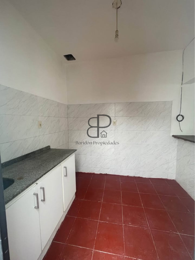 Alquiler Casa 2 Dormitorios Jacinto Vera con patio y parrillero · Foto 5
