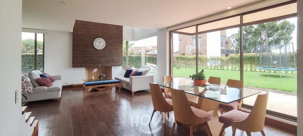 Casa de 3 alcobas en venta en Pueblo Viejo, Cota, 633 m² · foto 3 de 24