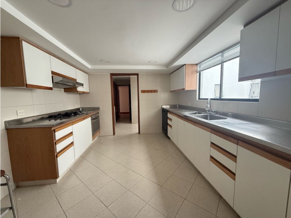 Apartamento en venta en Los Rosales, Bogotá · foto 5 de 16