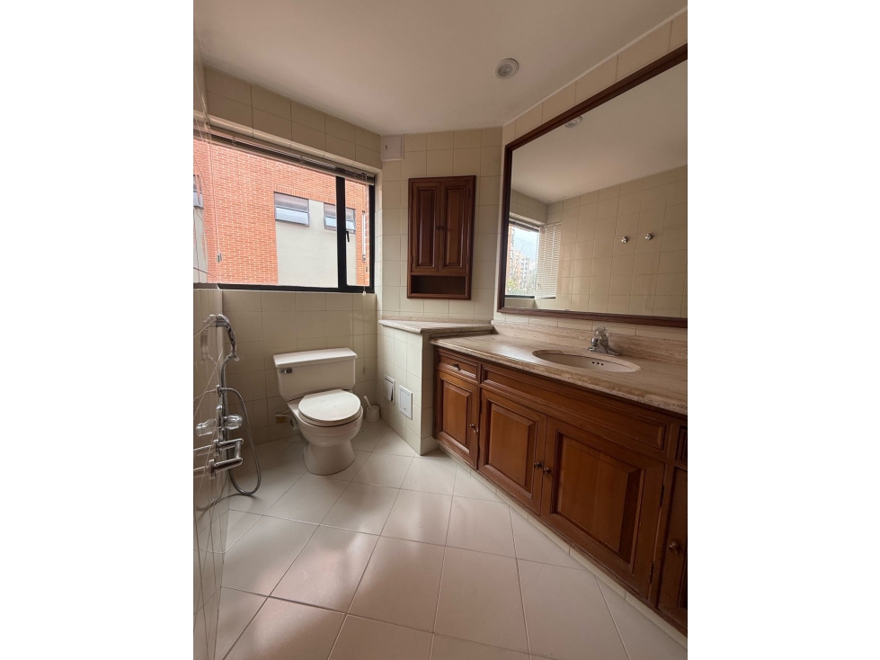 Apartamento en venta en Los Rosales, Bogotá · foto 10 de 16