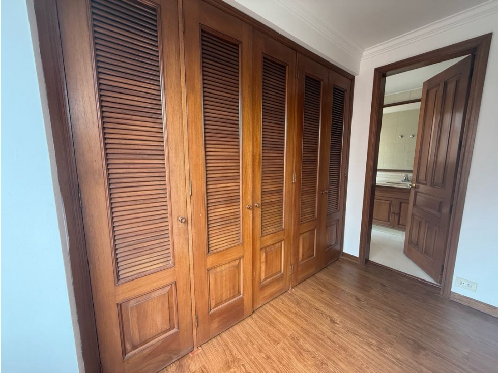 Apartamento en venta en Los Rosales, Bogotá · foto 11 de 16
