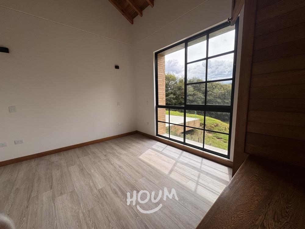 Casa en arriendo en El Poblado, Medellín · foto 12 de 24