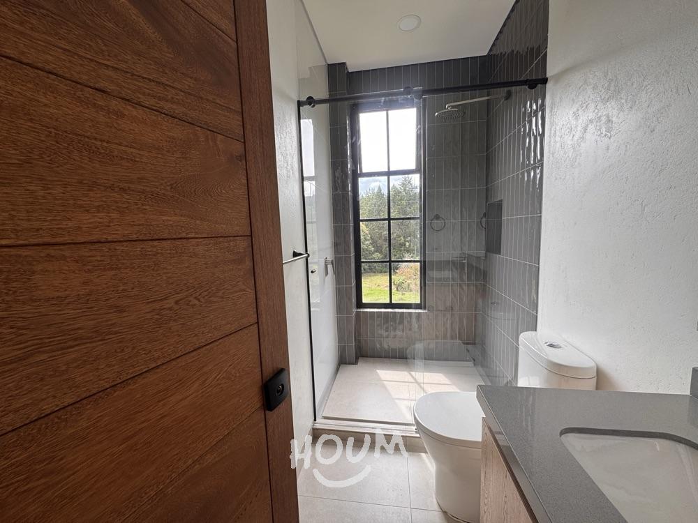 Casa en arriendo en El Poblado, Medellín · foto 15 de 24