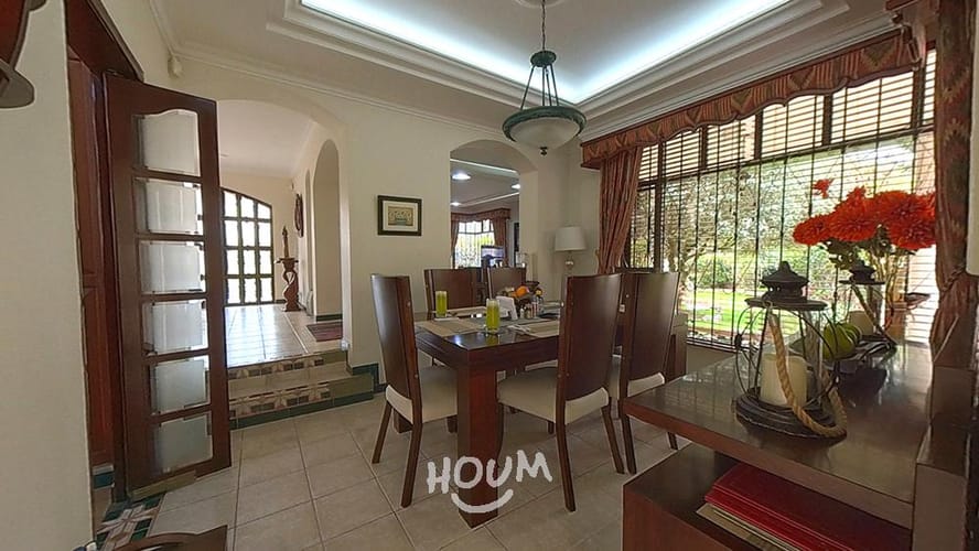 Casa de 6 alcobas en venta en Santa Lucia, Chía, 1050 m² · foto 3 de 24