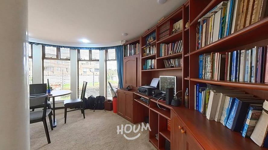 Casa de 6 alcobas en venta en Santa Lucia, Chía, 1050 m² · foto 8 de 24