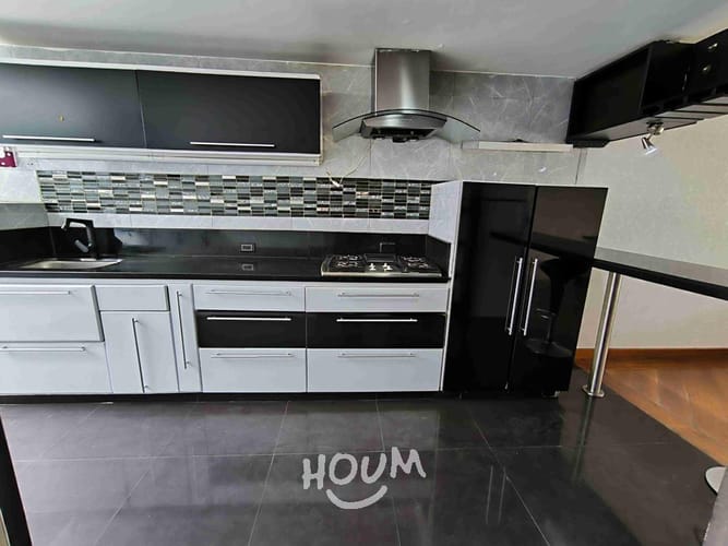 Casa de 4 alcobas en venta en Chicó Alto, Bogotá, 285 m² · foto 3 de 24