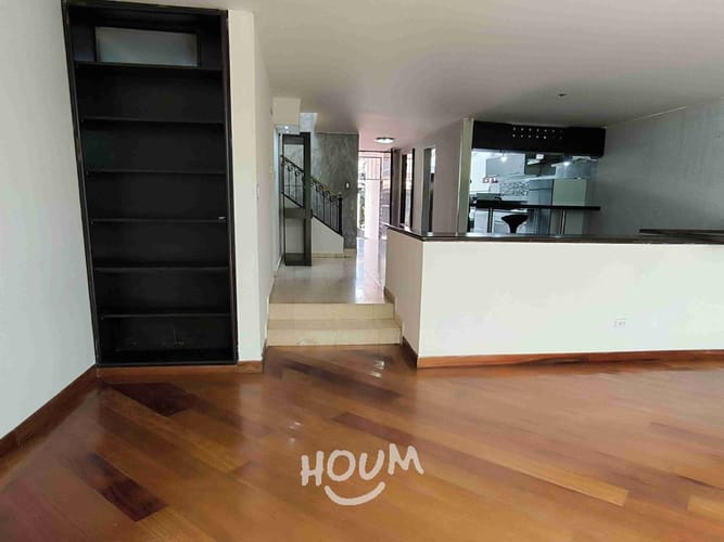 Casa de 4 alcobas en venta en Chicó Alto, Bogotá, 285 m² · foto 11 de 24