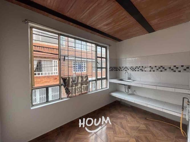Casa de 8 alcobas en venta en Ub. Serrezuelita, Funza, 216 m² · foto 2 de 24