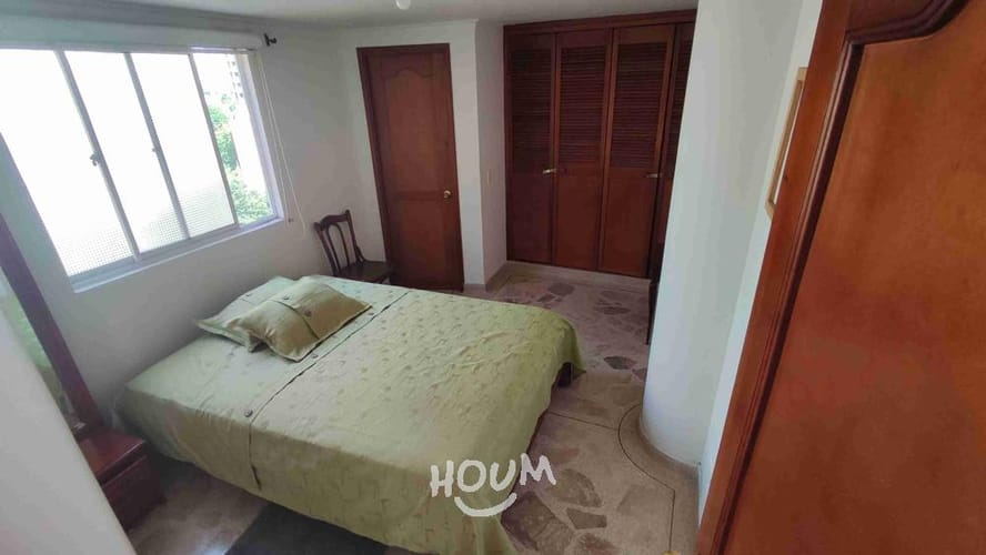 Apartamento de 4 alcobas en venta en Laureles, Medellín, 175 m² · foto 2 de 16