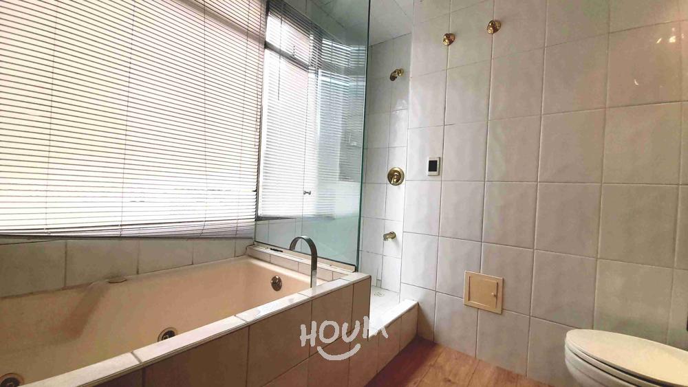 Casa en venta en Cerros De Suba, Bogotá · foto 8 de 24