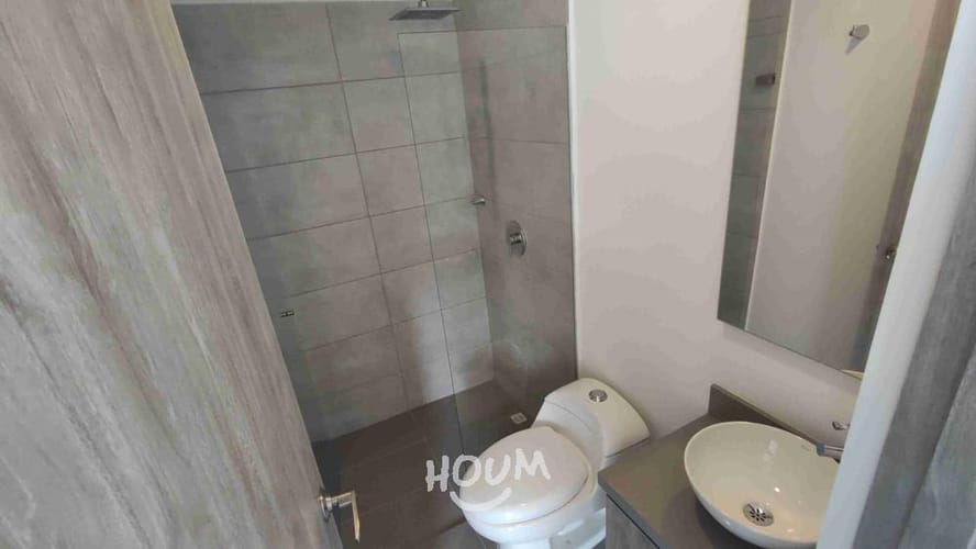 Apartamento de 2 alcobas en venta en Cabañas, Bello, 72 m² · foto 2 de 9
