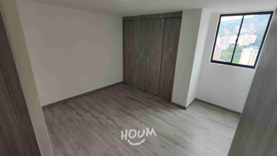 Apartamento de 2 alcobas en venta en Cabañas, Bello, 72 m² · foto 5 de 9