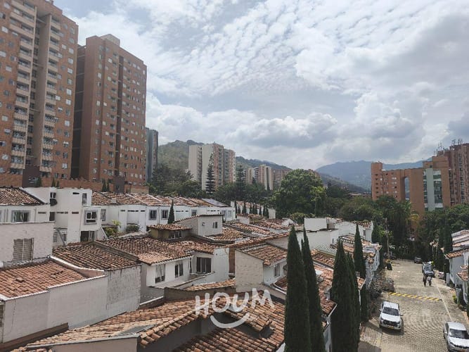 Apartamento de 3 alcobas en arriendo en Belén, Medellín, 90 m² · foto 2 de 24