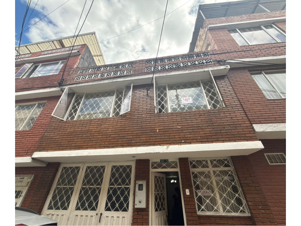 Casa en venta en El Carmen Fontibon, Bogotá · foto 2 de 24