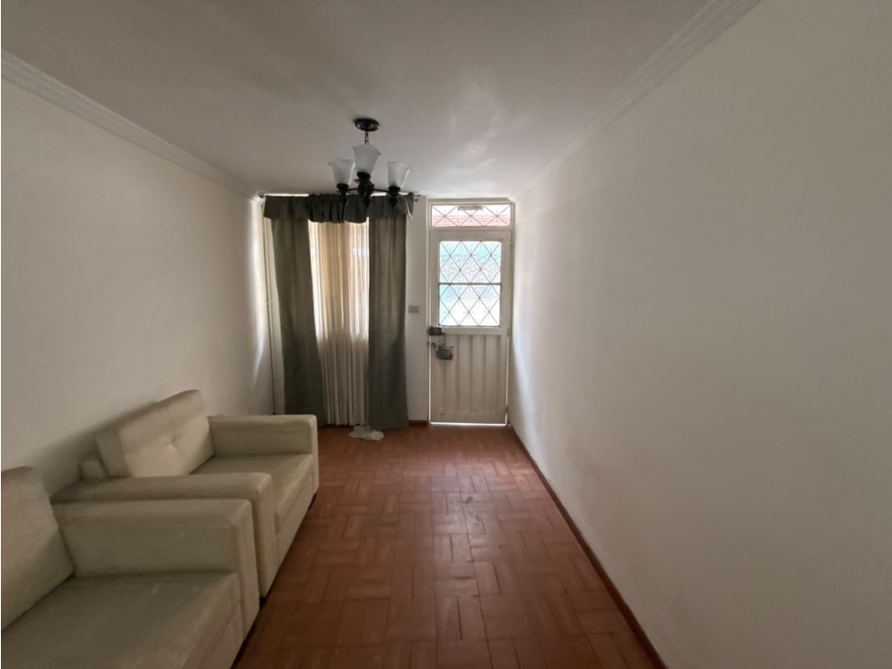 Casa en venta en El Carmen Fontibon, Bogotá · foto 7 de 24