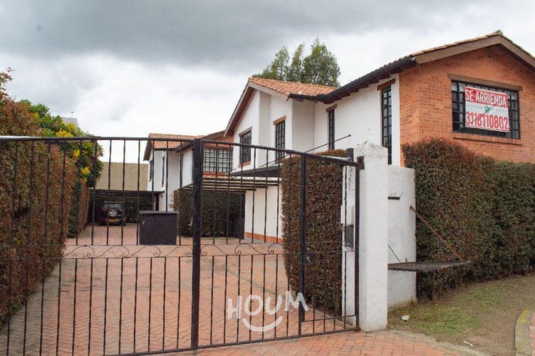 Casa de 3 alcobas en arriendo en Cota · foto 2 de 24