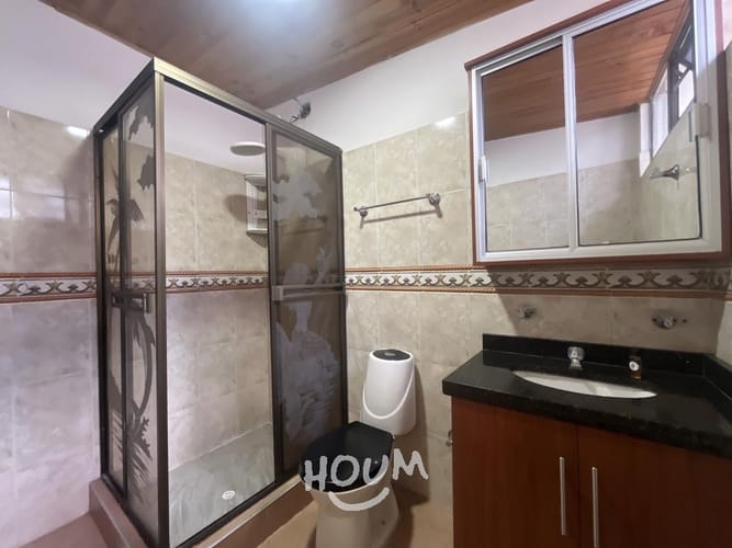 Casa de 6 alcobas en venta en Jorge Gaitan Cortes, Bogotá, 112 m² · foto 5 de 24