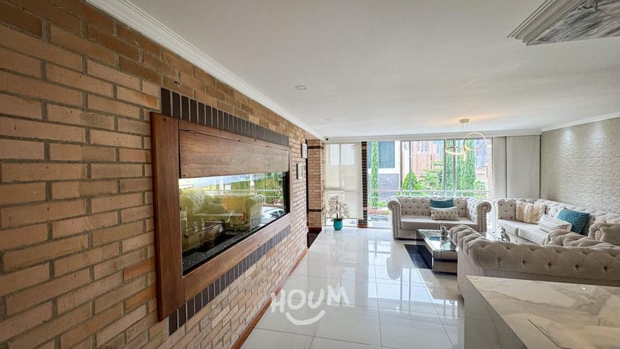 Casa de 5 alcobas en venta en Las Lomitas, Sabaneta, 467 m² · foto 3 de 24