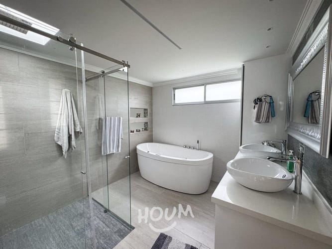Casa de 5 alcobas en venta en Las Lomitas, Sabaneta, 467 m² · foto 9 de 24