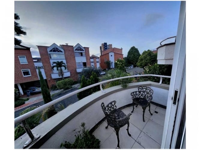 Casa de 4 alcobas en venta en Loma Del Esmeraldal, Medellín, 189 m² · foto 5 de 24