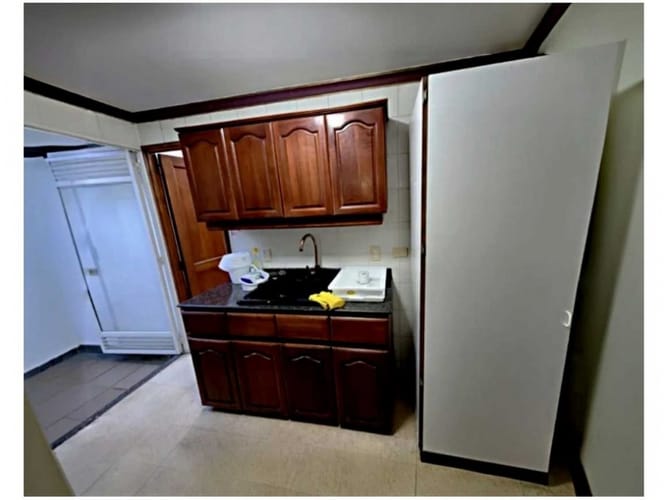 Casa de 4 alcobas en venta en Loma Del Esmeraldal, Medellín, 189 m² · foto 8 de 24