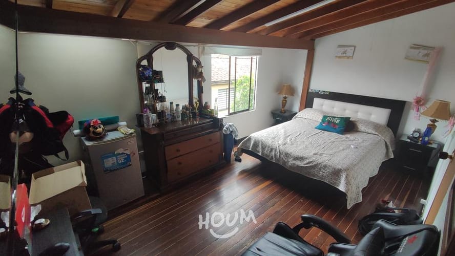 Casa en venta en Zona Centro, Envigado · foto 2 de 24